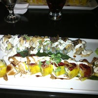 Foto tomada en Takayama Sushi Lounge  por Austin L. el 11/18/2012