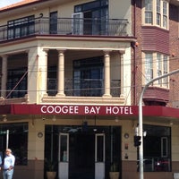 Foto tirada no(a) Coogee Bay Hotel por Jeanne P. em 3/22/2016