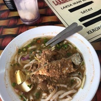 Photo taken at Warung Laksa Ikan Sekoq by Khairul N. on 2/3/2019