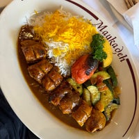 Foto diambil di Maykadeh Persian Cuisine oleh Amin F. pada 10/18/2023