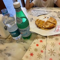 Foto diambil di Pizzeria Sbragia oleh Roberto V. pada 7/6/2022