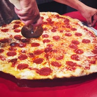 Photo taken at Sal &amp;amp; Carmine&amp;#39;s Pizza by Bun M. on 8/21/2023