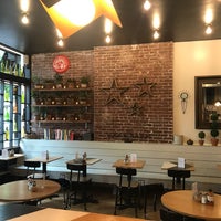 9/14/2018 tarihinde Georgiana M.ziyaretçi tarafından Sumner Cafe &amp;amp; Wine Bar'de çekilen fotoğraf