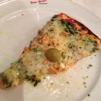 Photo taken at Van Gogh Pizzaria e Restaurante by Adriana A. on 5/1/2013