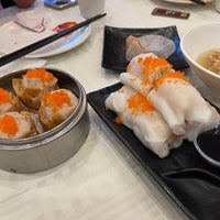 9/25/2022 tarihinde Kathleen N.ziyaretçi tarafından Lunasia Chinese Cuisine'de çekilen fotoğraf