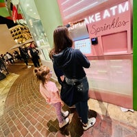 Photo taken at Sprinkles Americana by Dave W. on 11/22/2021