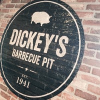 8/8/2016 tarihinde Dave W.ziyaretçi tarafından Dickey&amp;#39;s Barbecue Pit'de çekilen fotoğraf