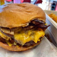 Photo taken at Mighty Fine Burgers by Nikos V. on 1/3/2021