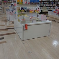 Photo taken at ACADEMIA くまざわ書店 by rabbitboy on 5/17/2018