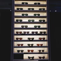 รูปภาพถ่ายที่ Warby Parker โดย Bijan S. เมื่อ 5/1/2013
