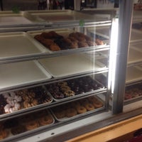 Photo taken at Yum Yum Donuts by Justin O. on 1/1/2015