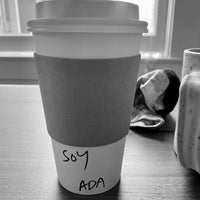 Das Foto wurde bei Central Coffee Tea &amp;amp; Spice von Ada K. am 4/14/2021 aufgenommen