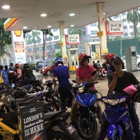 Photo taken at Shell by MUHD I. on 2/28/2018