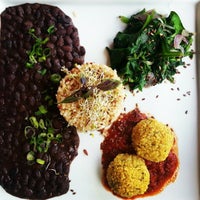 Foto diambil di Banana Verde oleh Rafael M. pada 12/5/2012