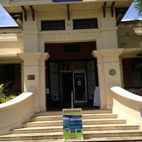 รูปภาพถ่ายที่ Cairns &amp;amp; Tropical North Visitor Information Centre โดย Cory S. เมื่อ 1/8/2013