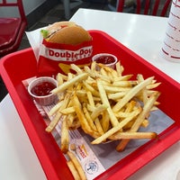Photo taken at In-N-Out Burger by Tom Z. on 4/22/2022