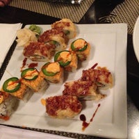 4/13/2013 tarihinde Joshua O.ziyaretçi tarafından OM Modern Asian Kitchen &amp;amp; Sushi Bar'de çekilen fotoğraf
