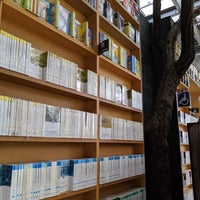 Photo taken at Librería Porrua by Amanda W. on 7/20/2019