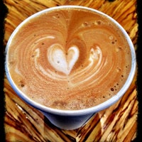 Das Foto wurde bei Ethical Bean Coffee von Donna E. am 10/2/2012 aufgenommen