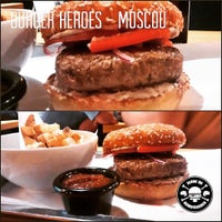 Photo taken at Burger Heroes by Clube do Hambúrguer on 9/7/2016