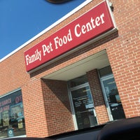Photo taken at Family Pet Food Center by Steven F. on 6/11/2016