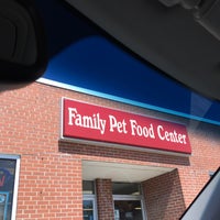 Photo taken at Family Pet Food Center by Steven F. on 5/16/2016