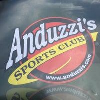 Photo prise au Anduzzis Sports Club Howard par Steven F. le7/13/2016