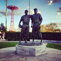 Jackie Robinson and Pee Wee Reese : Honoring the African American  Experience : NYC Parks