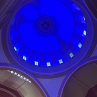 Foto diambil di Sixth &amp;amp; I Historic Synagogue oleh Rose A. pada 5/1/2023