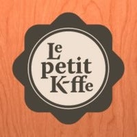 รูปภาพถ่ายที่ Le Petit K-ffe โดย Omar P. เมื่อ 11/9/2015