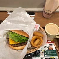 Photo taken at Freshness Burger by Pack on 12/8/2019