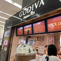 Photo taken at Godiva by Pack on 8/10/2021