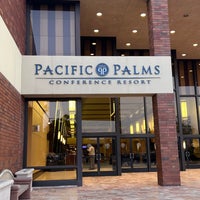 Foto diambil di Pacific Palms Resort oleh Rudy V. pada 5/8/2022