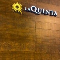 รูปภาพถ่ายที่ La Quinta Inn &amp;amp; Suites Clifton/Rutherford โดย Christian เมื่อ 4/24/2021