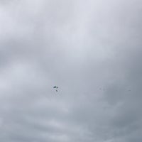 รูปภาพถ่ายที่ Skydive Sebastian โดย Allan M. เมื่อ 5/5/2018