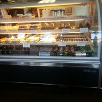Photo prise au Chiffonos Bakery par Al le11/25/2012