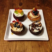 2/15/2013にRaul A.がSo Sweet Cupcakes &amp;amp; Moreで撮った写真