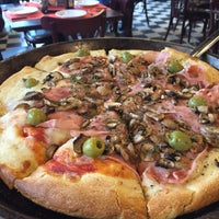 Photo taken at Central de Pizzas by Hector A. on 6/21/2015