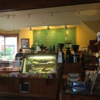 Foto diambil di Zummo&#39;s Cafe oleh Rob L. pada 9/18/2012