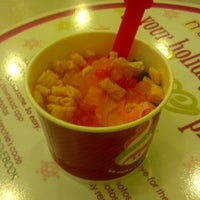 Photo taken at Menchie&amp;#39;s by Aretha W. on 12/1/2013