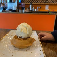 11/10/2019 tarihinde Fedora M.ziyaretçi tarafından Indulge Dessert Lounge'de çekilen fotoğraf