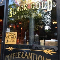 Photo taken at Black Gold Brooklyn by Cat A. on 5/4/2013