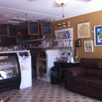9/30/2012 tarihinde Nayibi N.ziyaretçi tarafından Southernmost Coffee Bar - Coffee and Tea House'de çekilen fotoğraf