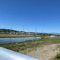 Photo taken at 府中四谷橋 by 朝グラ 伊. on 4/27/2023