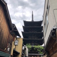 Photo taken at Houkanji Temple and Yasaka Pagoda by 朝グラ 伊. on 6/21/2019