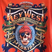 Das Foto wurde bei Peterson&amp;#39;s Key West Harley-Davidson von TW ✈️👸🏻 am 8/7/2020 aufgenommen