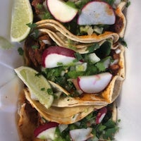 Photo taken at Tacos Y Quesadillas Mexico Cart by Lu Y. on 5/17/2018
