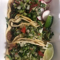 Photo taken at Tacos Y Quesadillas Mexico Cart by Lu Y. on 5/3/2018