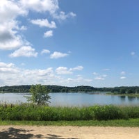 Foto tomada en Independence Grove Forest Preserve  por Lu Y. el 7/24/2020