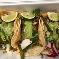 Photo taken at Tacos Y Quesadillas Mexico Cart by Lu Y. on 10/3/2018